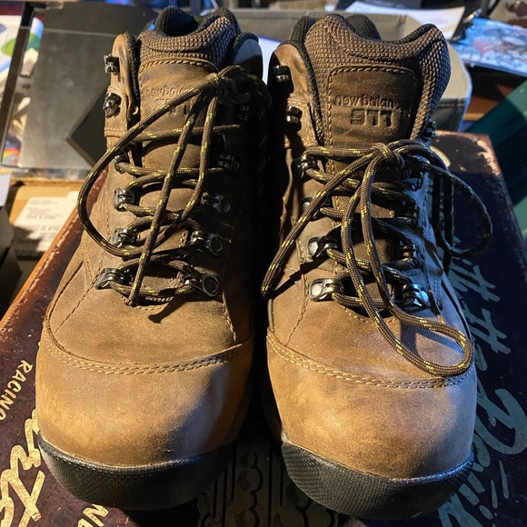 New Balance 977 Gortex - Picture 1 of 7